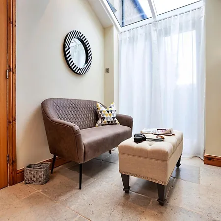 Nyaraló 4 Bedroom Country For Ideal Getaway