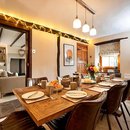 4 Bedroom Country For Ideal Getaway Kirkby Lonsdale