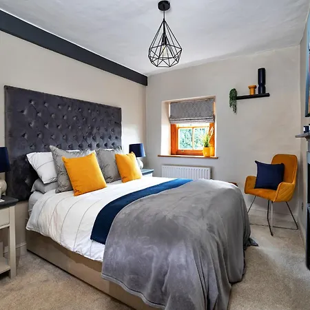 4 Bedroom Country For Ideal Getaway Kirkby Lonsdale