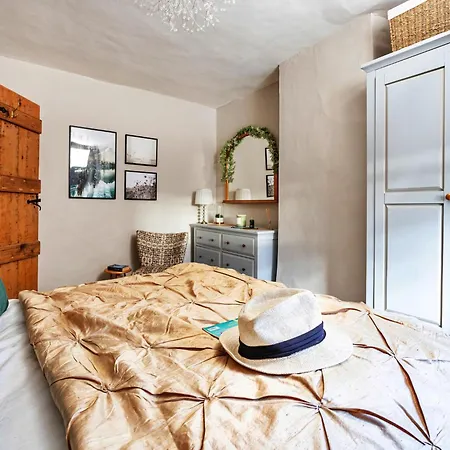 4 Bedroom Country For Ideal Getaway Kirkby Lonsdale